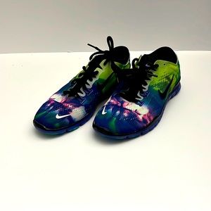 Nike running shoes size woman’s 6